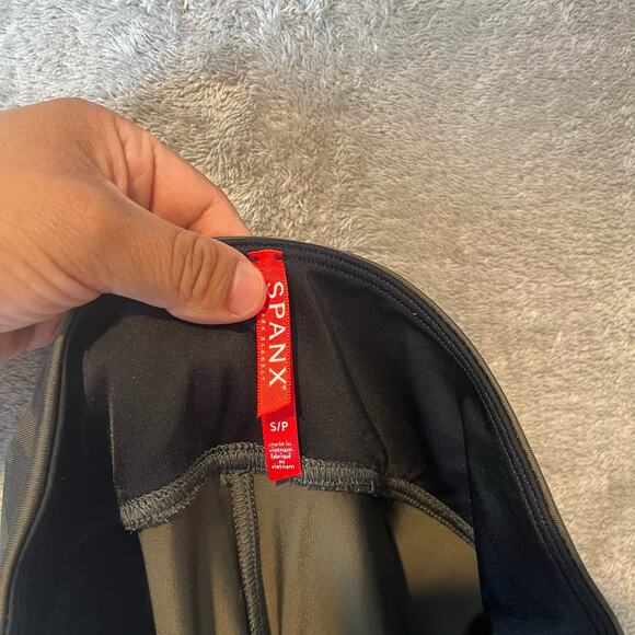 Spanx Faux Leather Green‎ Camo Leggings Size Small - Picture 6 of 7